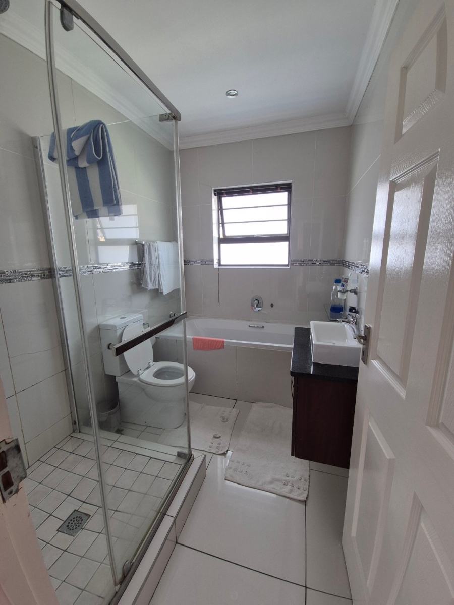 3 Bedroom Property for Sale in Weybridge Park Eastern Cape